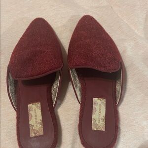 Band of Gypsies Women's Wine Pointed Toe Slip-On Mules